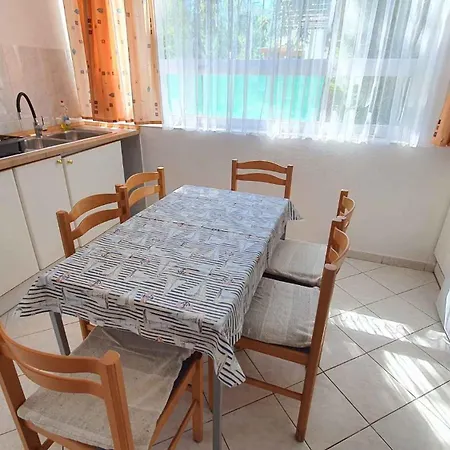 公寓 With A - C In Siofok-balaton 19625 *